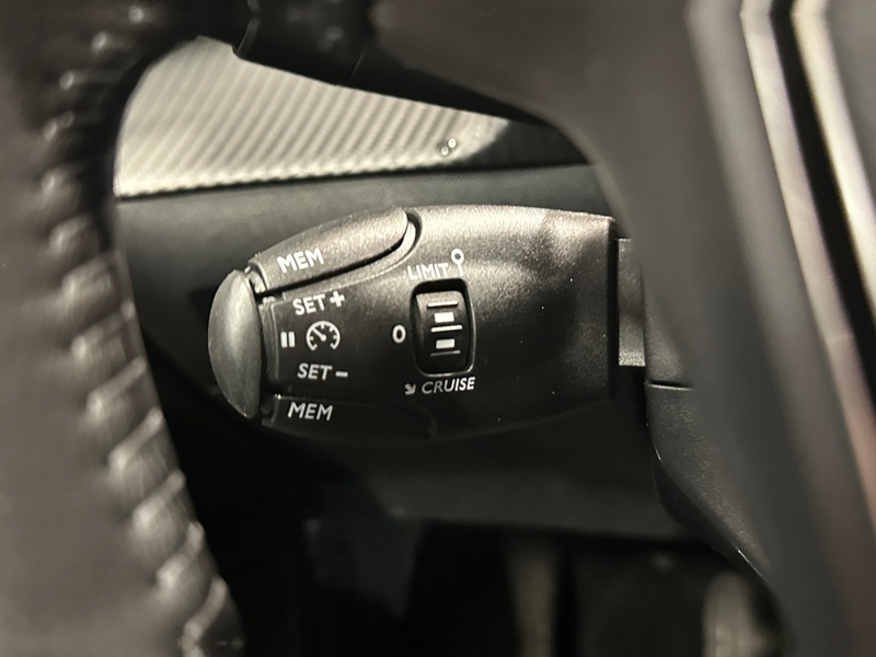 Peugeot e-2008 vaihtoauto