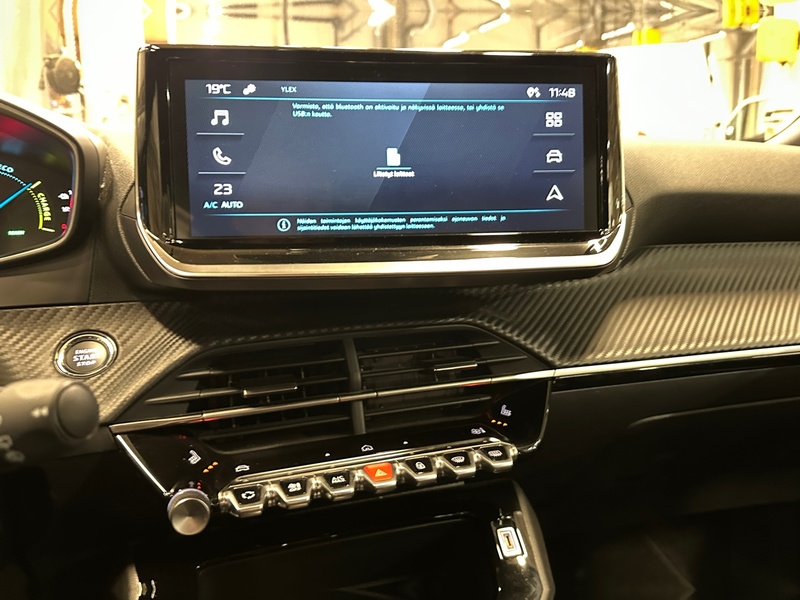 Peugeot e-2008 vaihtoauto