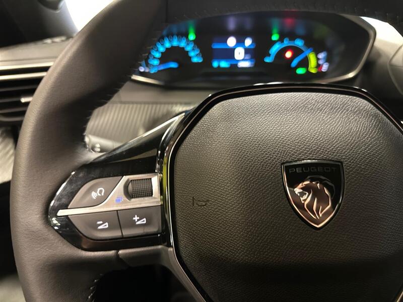 Peugeot e-2008 vaihtoauto