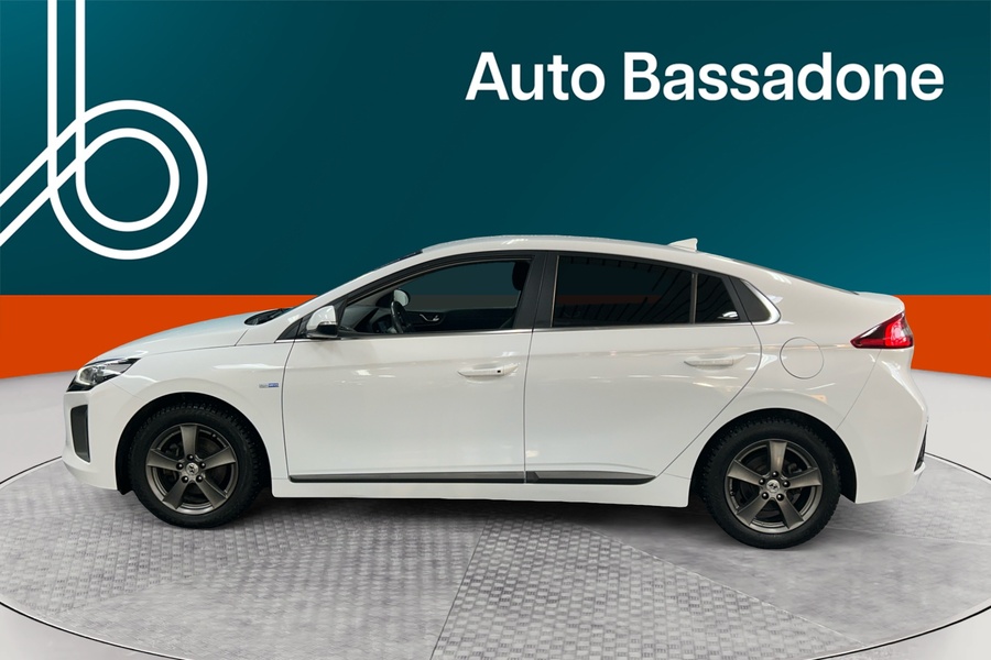 Hyundai IONIQ hybrid vaihtoauto