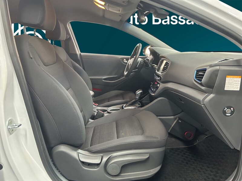 Hyundai IONIQ hybrid vaihtoauto