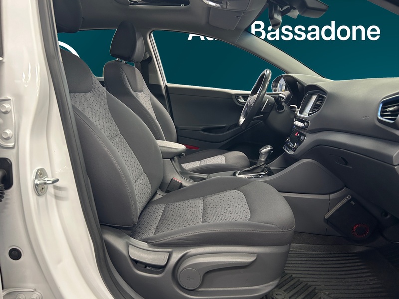 Hyundai IONIQ plug-in vaihtoauto