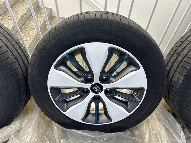 Hyundai IONIQ plug-in vaihtoauto