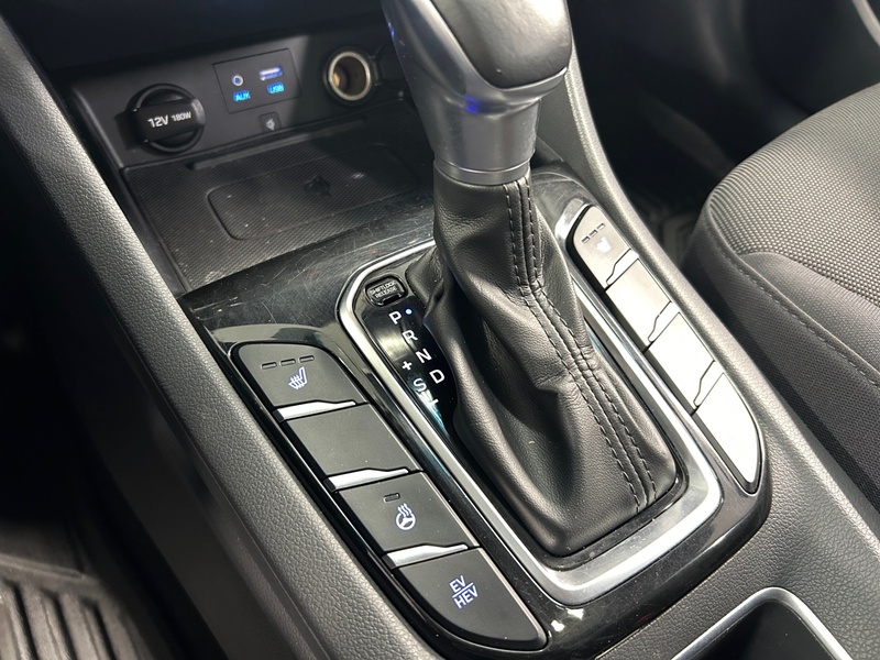 Hyundai IONIQ plug-in vaihtoauto