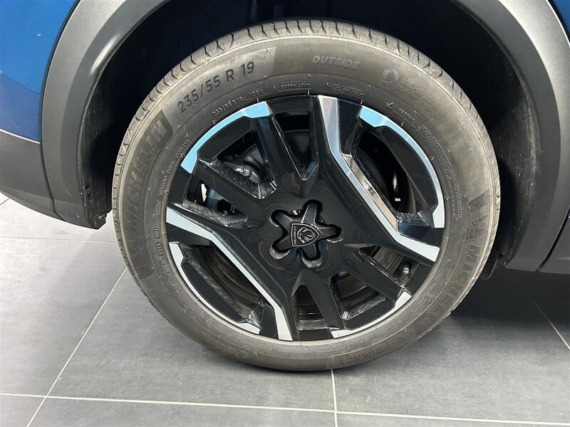 Peugeot E-3008 vaihtoauto