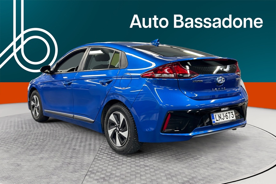 Hyundai IONIQ hybrid vaihtoauto