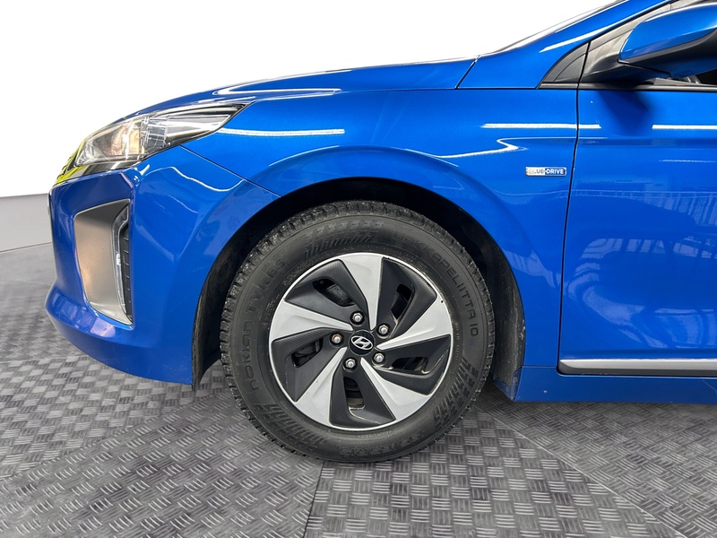 Hyundai IONIQ hybrid vaihtoauto