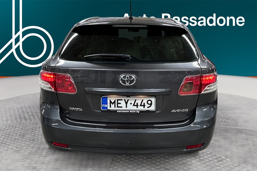 Toyota Avensis vaihtoauto