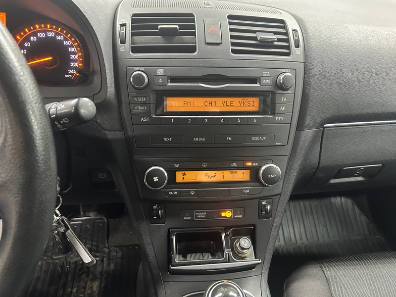 Toyota Avensis vaihtoauto