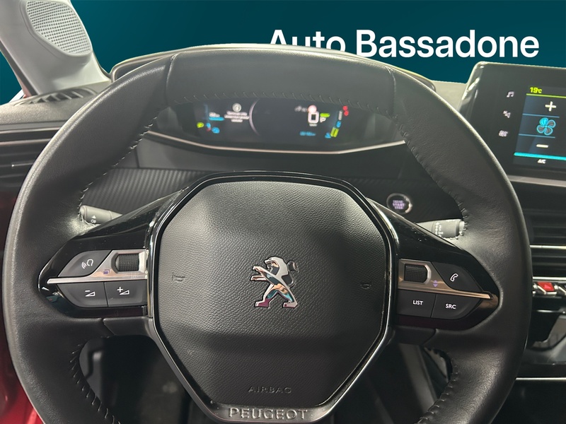 Peugeot e-208 vaihtoauto