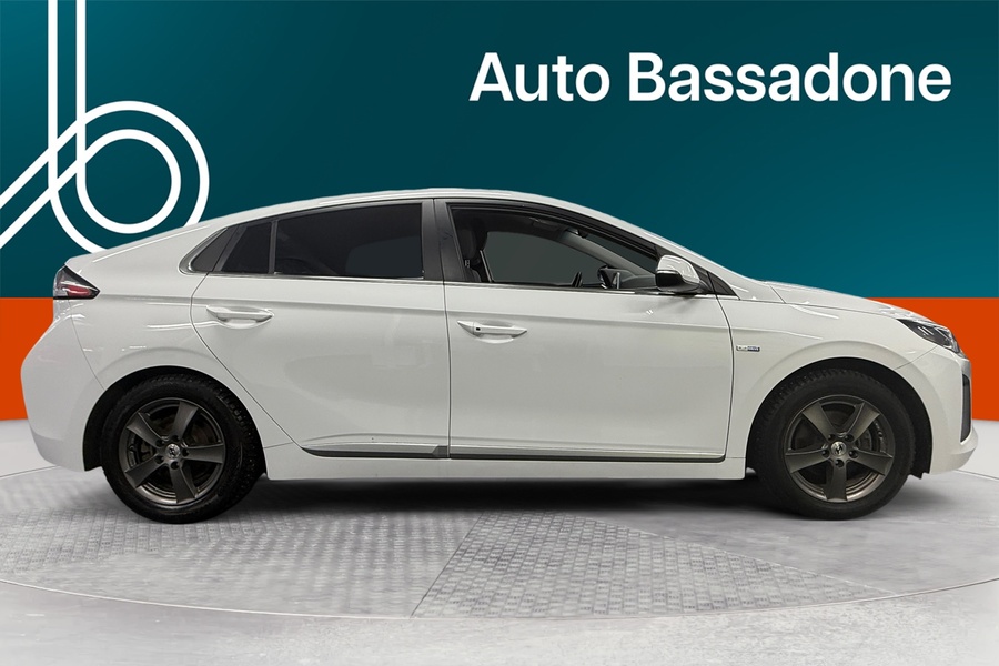 Hyundai IONIQ hybrid vaihtoauto