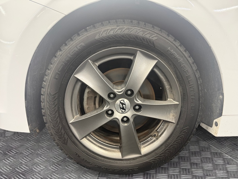 Hyundai IONIQ hybrid vaihtoauto