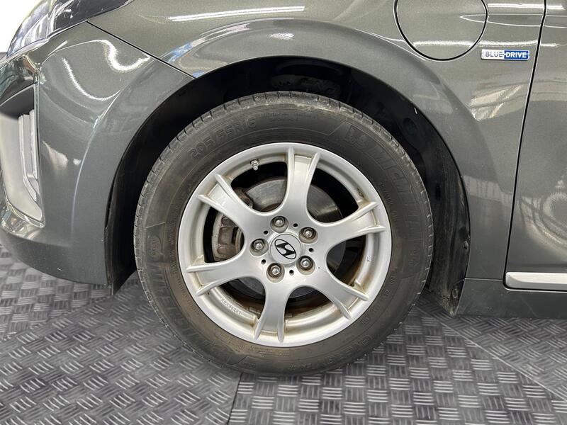 Hyundai IONIQ plug-in vaihtoauto