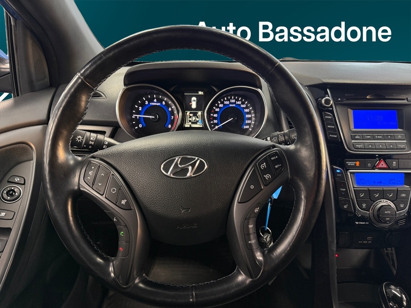 Hyundai i30 5d vaihtoauto