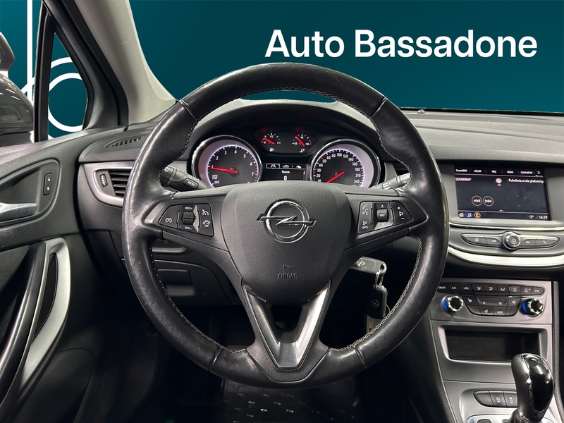 Opel Astra vaihtoauto