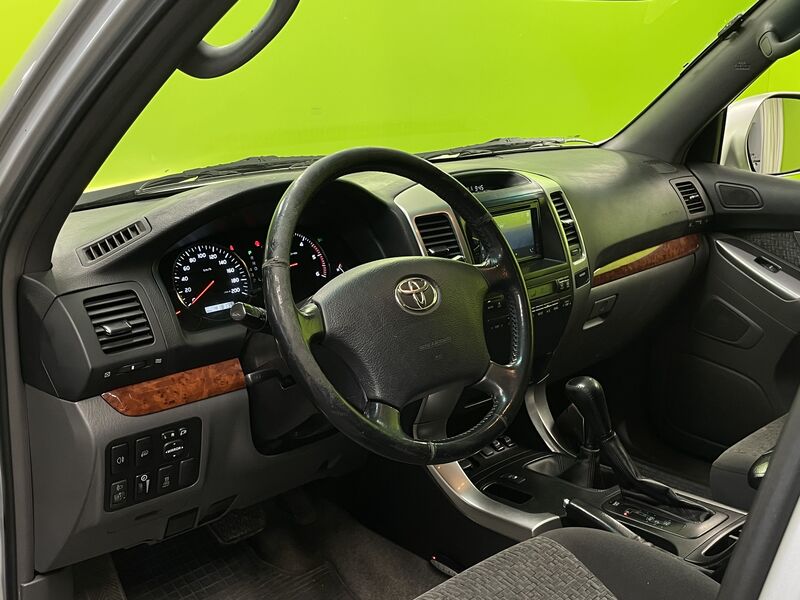 Toyota Land Cruiser vaihtoauto