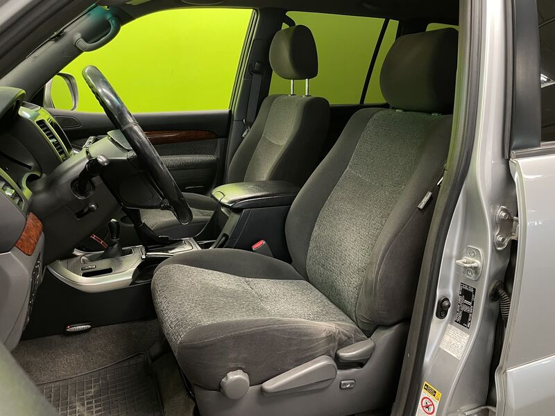 Toyota Land Cruiser vaihtoauto