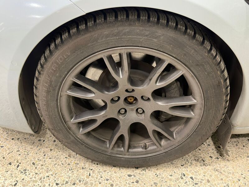 Tesla Model S vaihtoauto