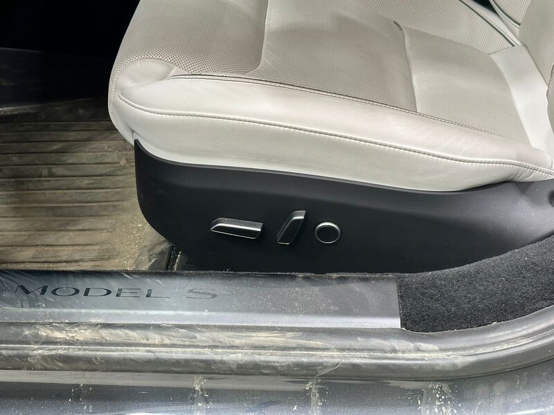 Tesla Model S vaihtoauto