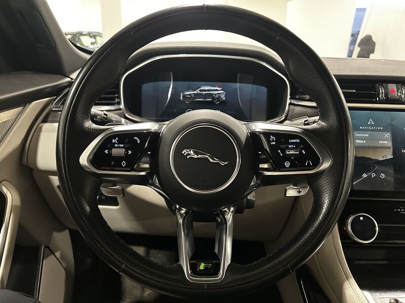 Jaguar F-PACE vaihtoauto