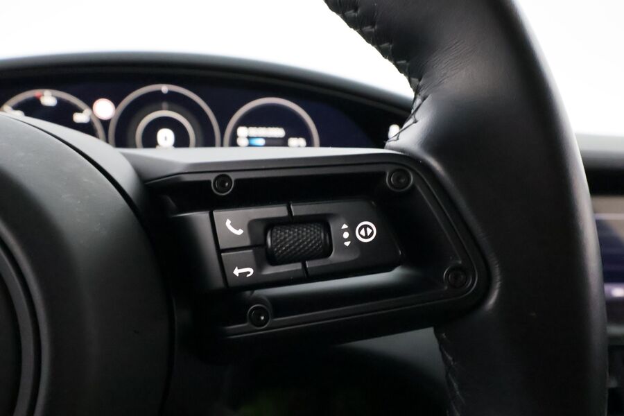 Porsche Taycan vaihtoauto