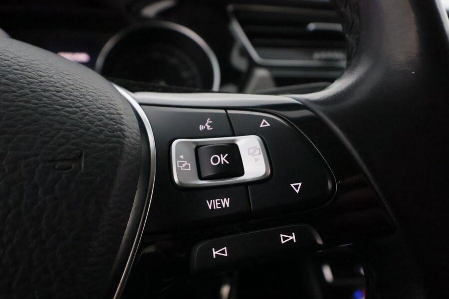 Volkswagen Touran vaihtoauto