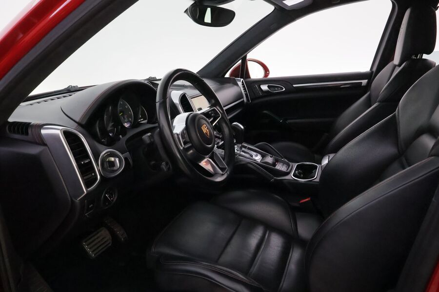 Porsche Cayenne vaihtoauto