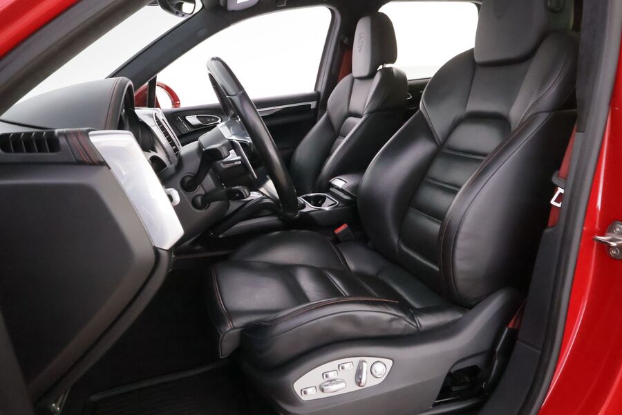 Porsche Cayenne vaihtoauto