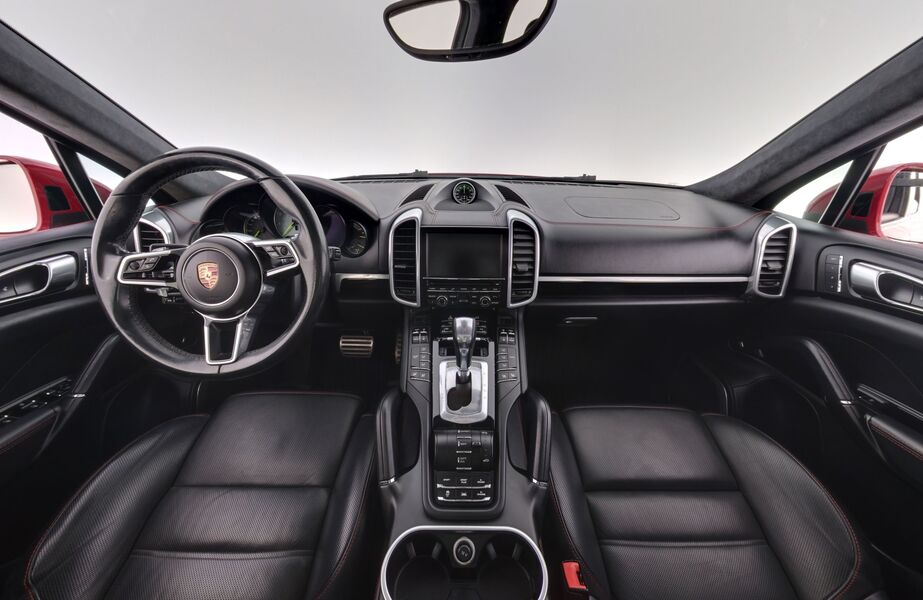 Porsche Cayenne vaihtoauto