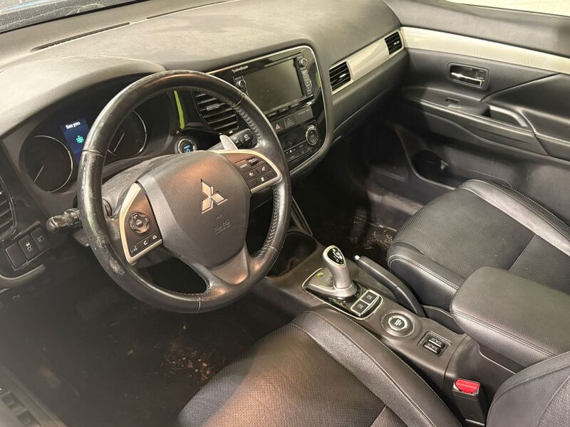 Mitsubishi Outlander PHEV vaihtoauto