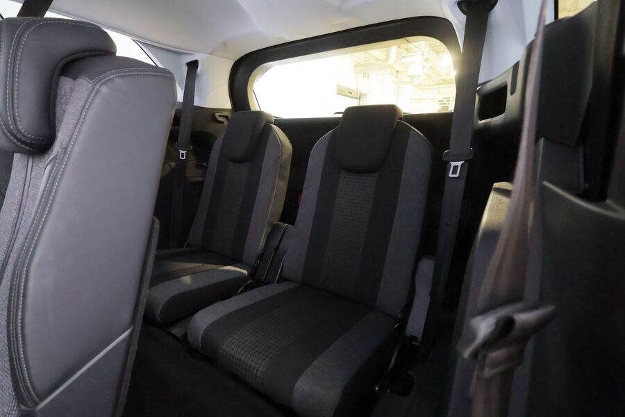 Peugeot 5008 vaihtoauto