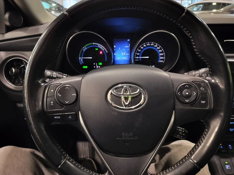 Toyota Auris vaihtoauto