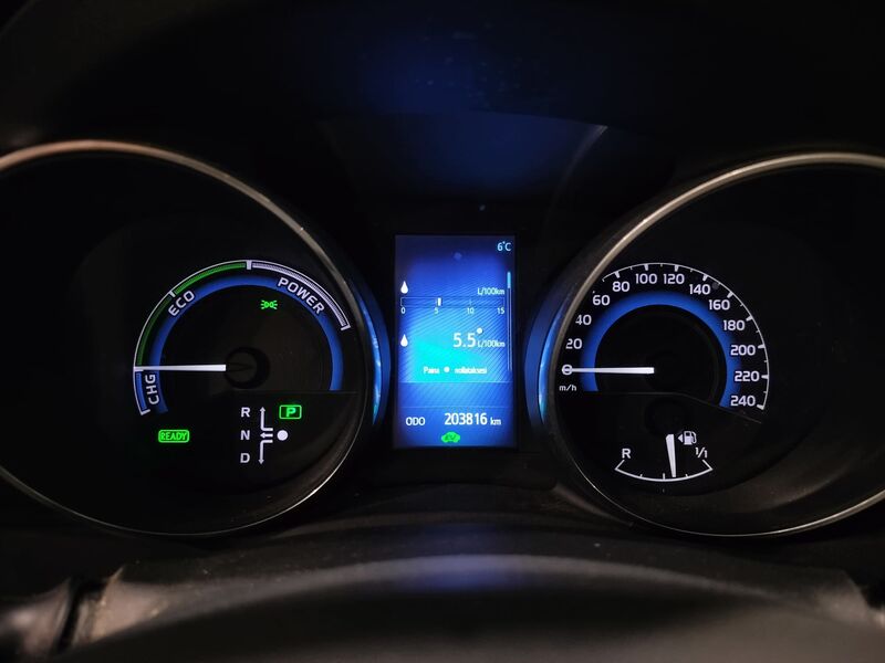 Toyota Auris vaihtoauto