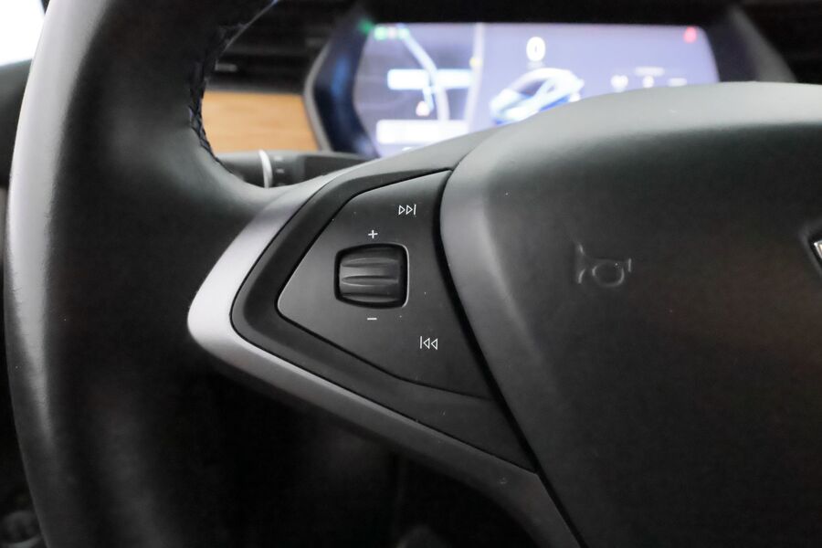 Tesla Model X vaihtoauto