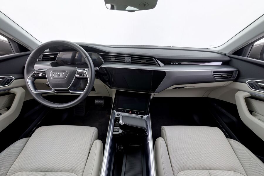 Audi Q8 e-tron vaihtoauto