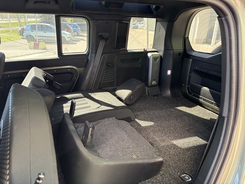 Land Rover Defender vaihtoauto