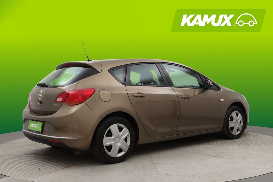 Opel Astra vaihtoauto