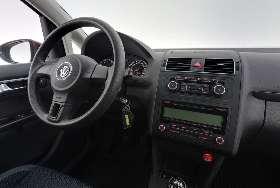 Volkswagen Touran vaihtoauto