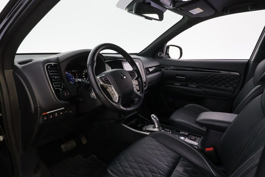 Mitsubishi Outlander PHEV vaihtoauto