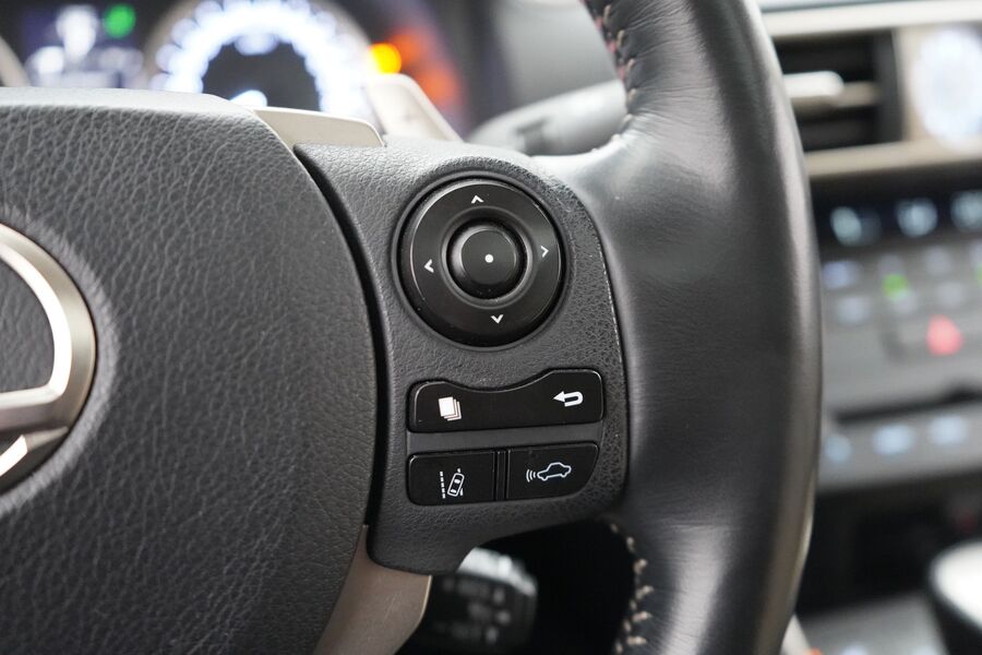 Lexus IS vaihtoauto