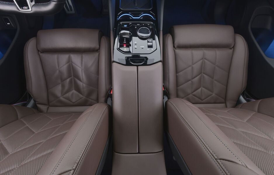 BMW i5 M60 vaihtoauto