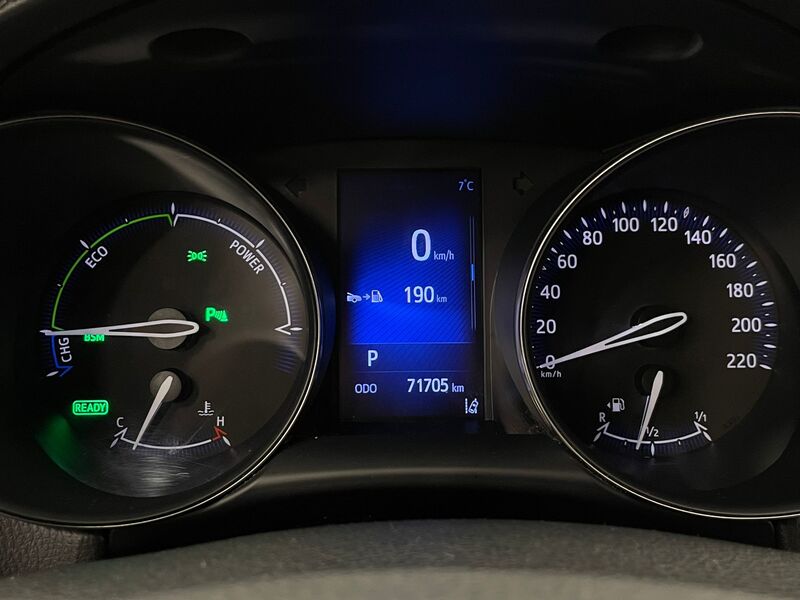 Toyota C-HR vaihtoauto