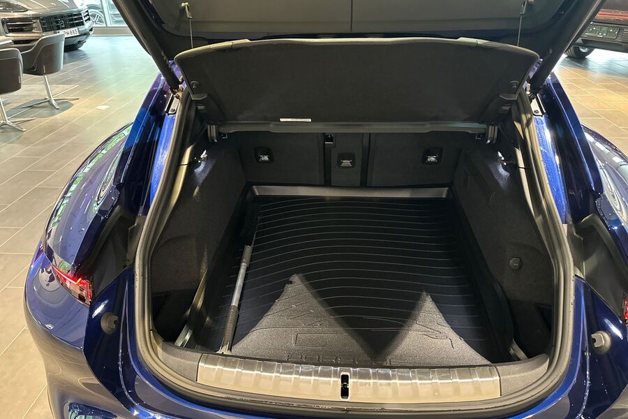 Porsche Taycan vaihtoauto