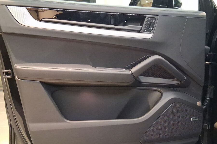 Porsche Cayenne vaihtoauto