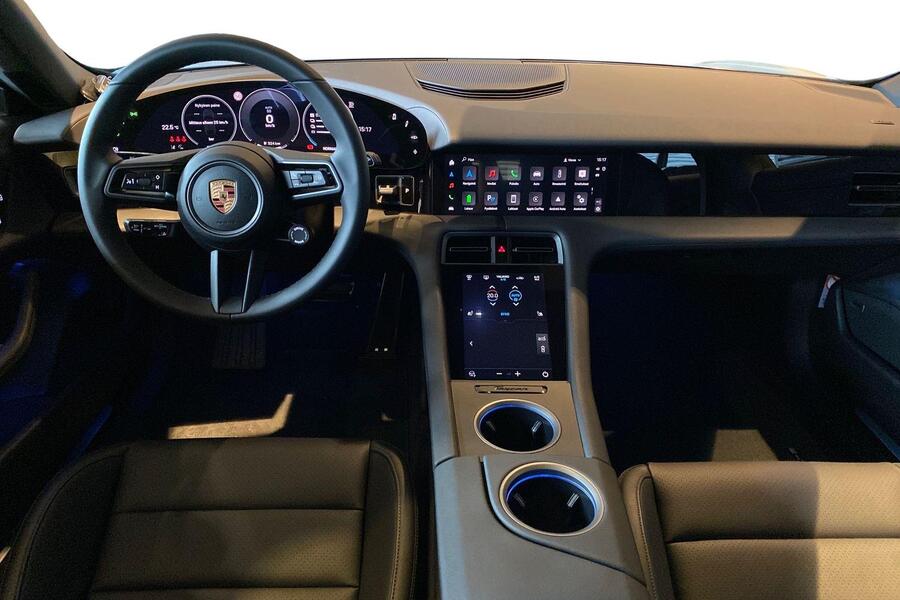 Porsche Taycan vaihtoauto