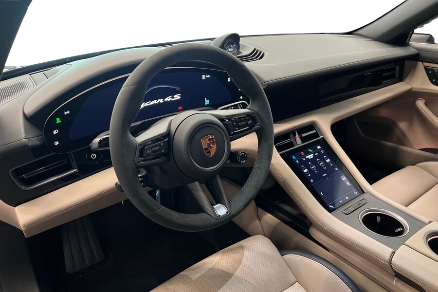 Porsche Taycan vaihtoauto