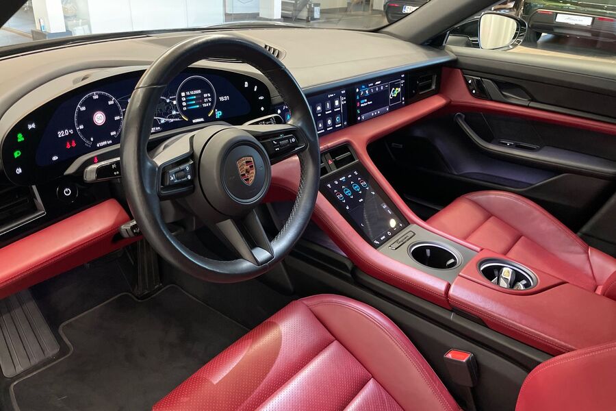 Porsche Taycan vaihtoauto