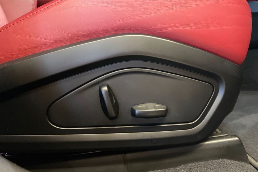 Porsche Taycan vaihtoauto