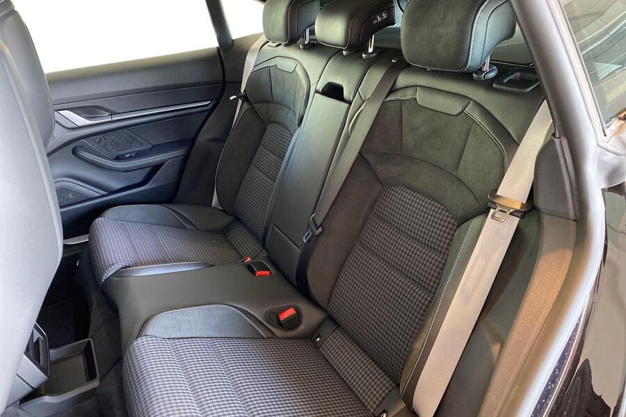 Porsche Taycan vaihtoauto