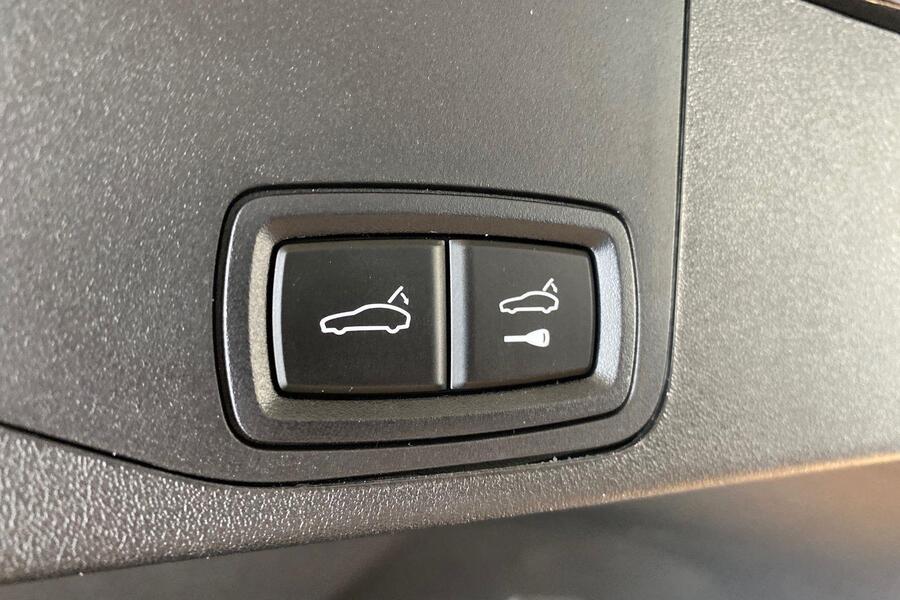 Porsche Taycan vaihtoauto